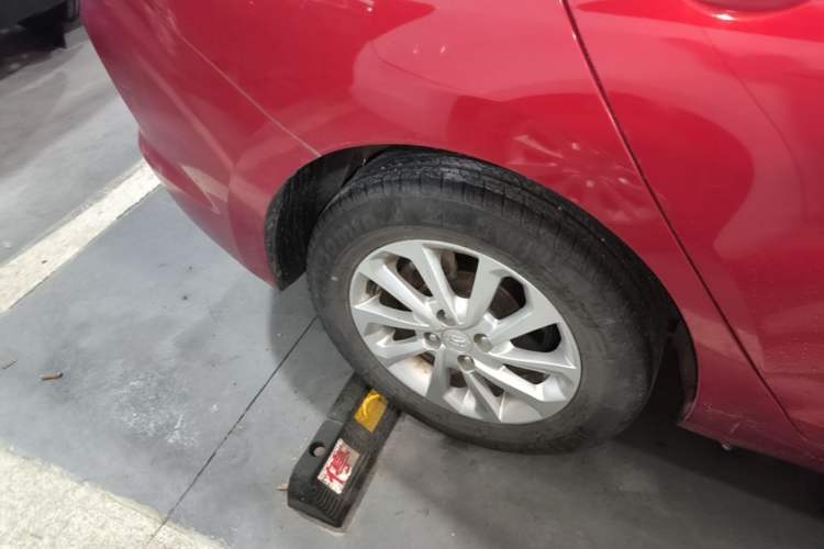 Used Hyundai Verna (new generation) 2016 1.4L Automatic Cool Edition GLS Right Rear Wheel Hub