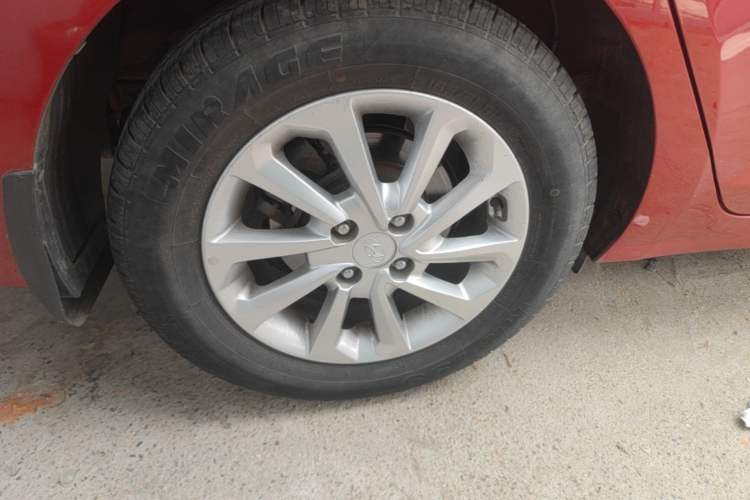 Used Hyundai Verna (new generation) 2016 1.4L Manual Cool Edition GLS Right Rear Wheel Hub