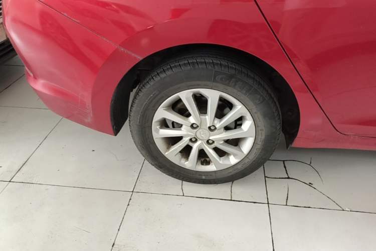 Used Hyundai Verna (new generation) 2016 1.4L Automatic Cool Edition GLS Right Rear Wheel Hub