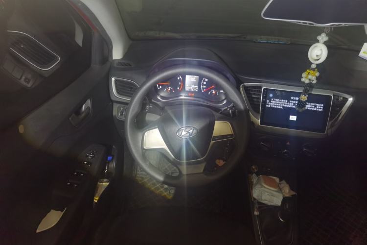 Used Hyundai Verna (new generation) 2016 1.4L Manual Cool Edition GLS Steering Wheel