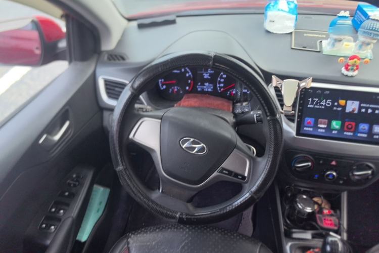 Used Hyundai Verna (new generation) 2016 1.4L Manual Cool Edition GLS Steering Wheel