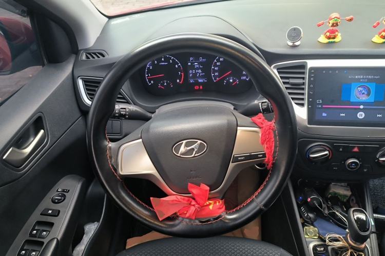 Used Hyundai Verna (new generation) 2016 1.4L Automatic Cool Edition GLS Steering Wheel