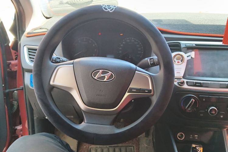 Used Hyundai Verna (new generation) 2016 1.4L Manual Youth Edition GS Steering Wheel