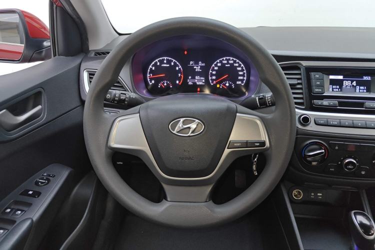 Used Hyundai Verna (new generation) 2016 1.4L Automatic Cool Edition GLS Steering Wheel