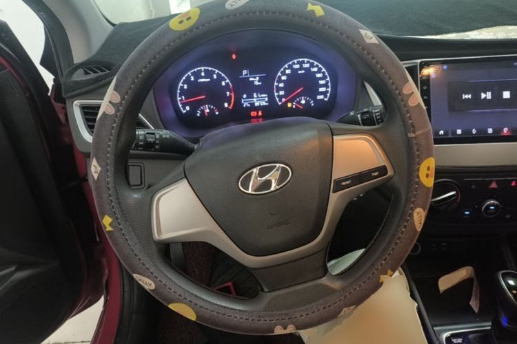 Used Hyundai Verna (new generation) 2016 1.4L Automatic Cool Edition GLS Steering Wheel