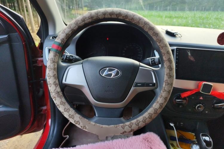 Used Hyundai Verna (new generation) 2016 1.4L Automatic Cool Edition GLS Steering Wheel