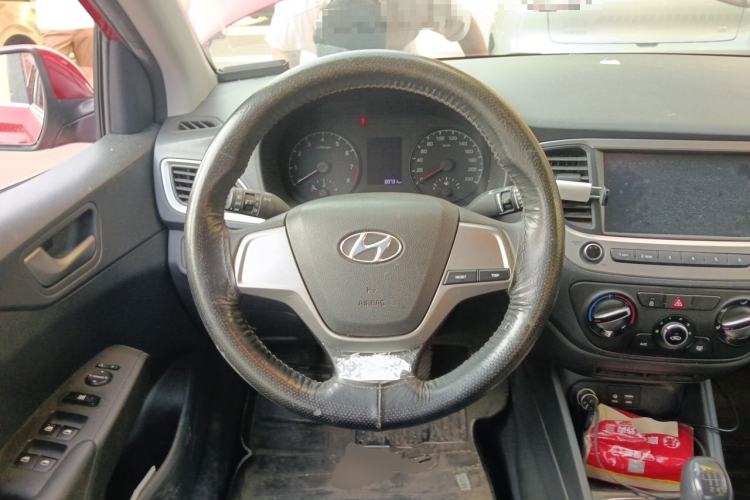 Used Hyundai Verna (new generation) 2016 1.4L Manual Cool Edition GLS Steering Wheel