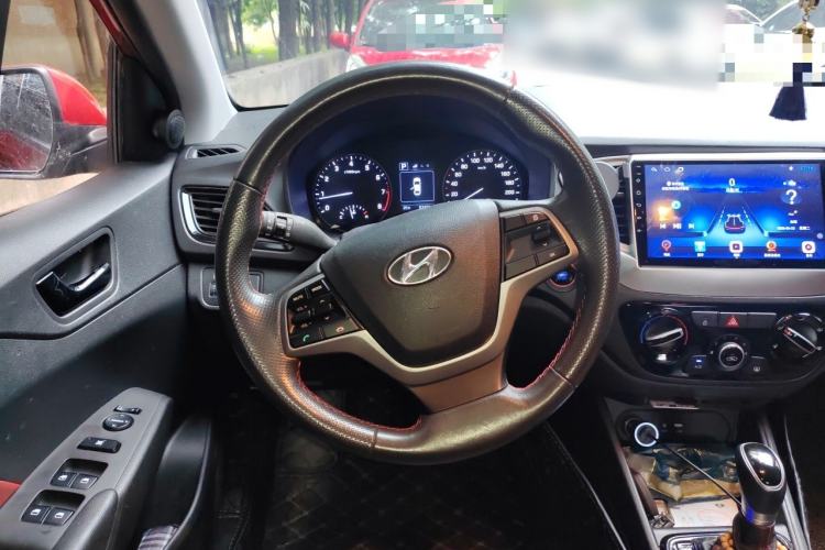 Used Hyundai Verna (new generation) 2016 1.4L Automatic Sport Edition Steering Wheel