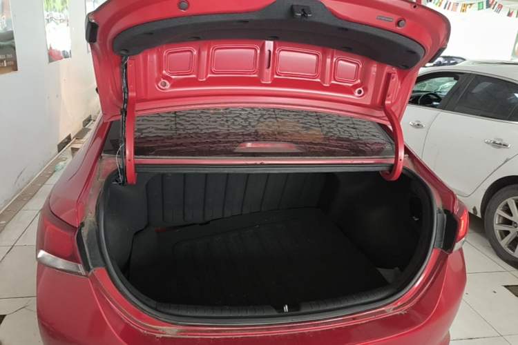 Used Hyundai Verna (new generation) 2016 1.4L Automatic Cool Edition GLS Trunk