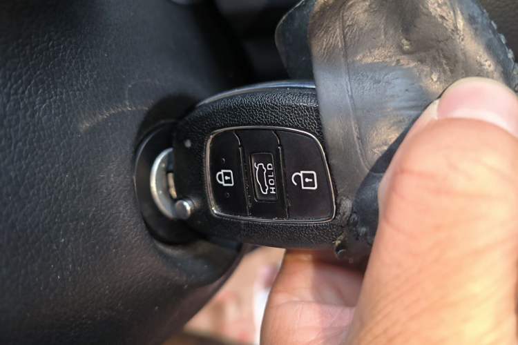Used Hyundai Verna (new generation) 2016 1.4L Automatic Cool Edition GLS Vehicle Key