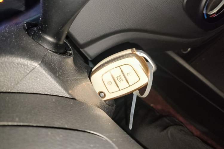 Used Hyundai Verna (new generation) 2016 1.4L Automatic Cool Edition GLS Vehicle Key