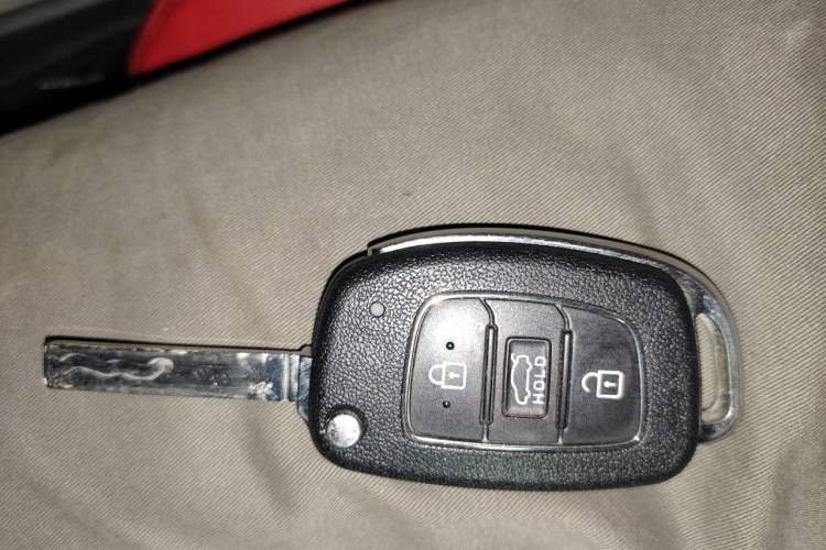 Used Hyundai Verna (new generation) 2016 1.4L Manual Cool Edition GLS Vehicle Key