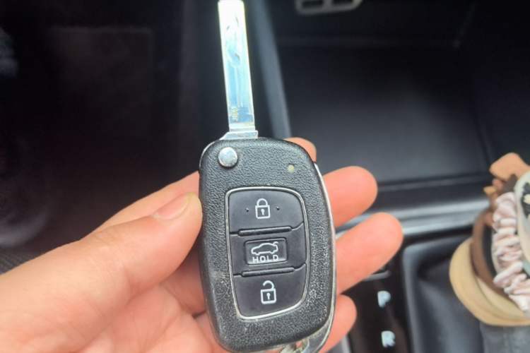 Used Hyundai Verna (new generation) 2016 1.4L Automatic Cool Edition GLS Vehicle Key