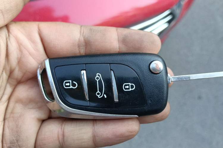 Used Hyundai Verna (new generation) 2016 1.4L Manual Cool Edition GLS Vehicle Key