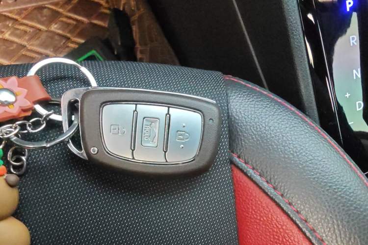 Used Hyundai Verna (new generation) 2016 1.4L Automatic Cool Edition GLS Vehicle Key