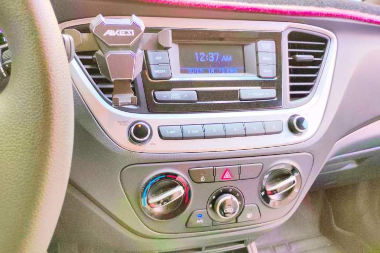 Used Hyundai Verna (new generation) 2016 1.4L Manual Cool Edition GLS Audio And AC Panel