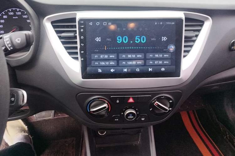 Used Hyundai Verna (new generation) 2016 1.4L Automatic Cool Edition GLS Audio And AC Panel