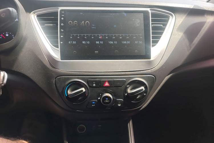 Used Hyundai Verna (new generation) 2016 1.4L Manual Cool Edition GLS Audio And AC Panel
