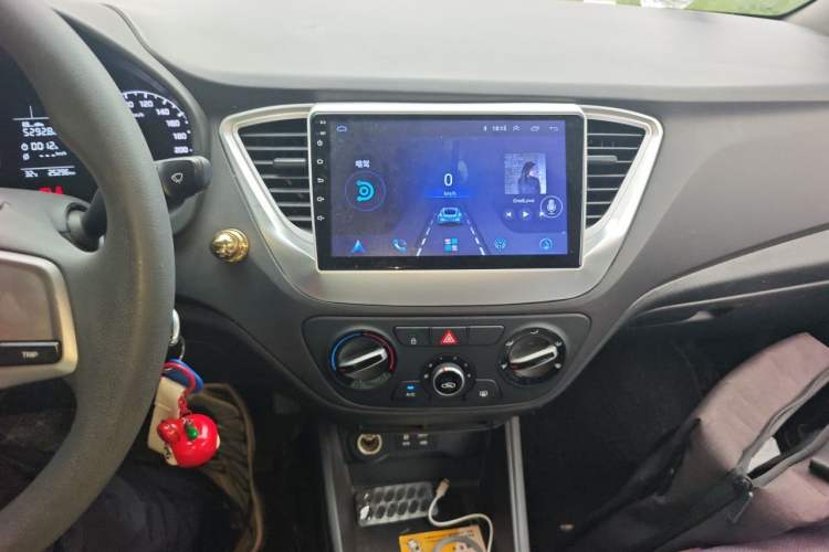 Used Hyundai Verna (new generation) 2016 1.4L Manual Cool Edition GLS Audio And AC Panel