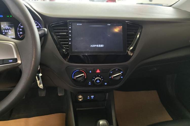 Used Hyundai Verna (new generation) 2016 1.4L Manual Cool Edition GLS Audio And AC Panel