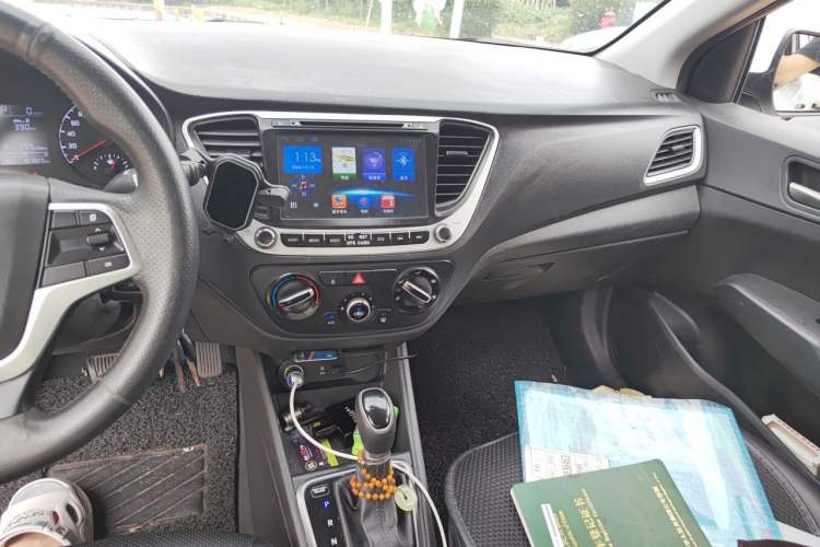 Used Hyundai Verna (new generation) 2016 1.4L Automatic Cool Edition GLS Audio And AC Panel
