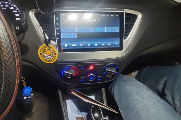 Used Hyundai Verna (new generation) 2016 1.4L Automatic Cool Edition GLS Audio And AC Panel