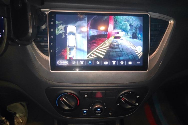 Used Hyundai Verna (new generation) 2016 1.4L Automatic Cool Edition GLS Audio And AC Panel