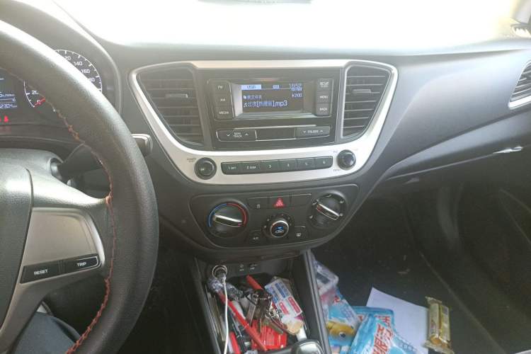 Used Hyundai Verna (new generation) 2016 1.4L Manual Cool Edition GLS Audio And AC Panel
