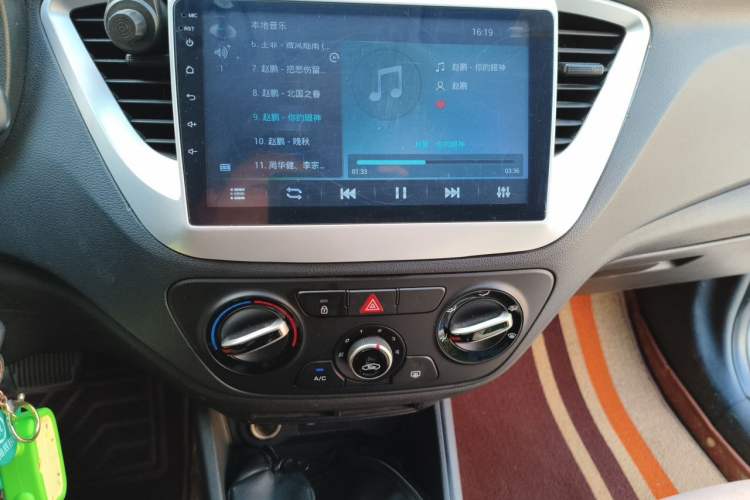 Used Hyundai Verna (new generation) 2016 1.4L Automatic Cool Edition GLS Audio And AC Panel