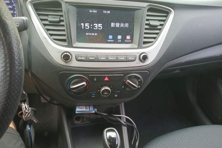 Used Hyundai Verna (new generation) 2016 1.4L Automatic Cool Edition GLS Audio And AC Panel