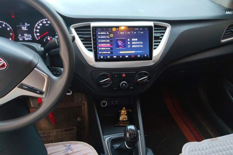 Used Hyundai Verna (new generation) 2016 1.4L Manual Cool Edition GLS Audio And AC Panel