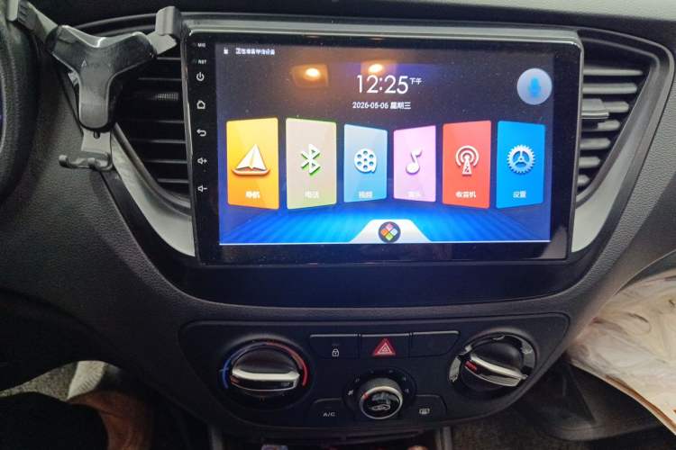 Used Hyundai Verna (new generation) 2016 1.4L Automatic Cool Edition GLS Audio And AC Panel