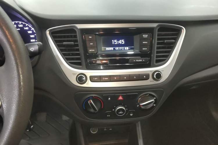 Used Hyundai Verna (new generation) 2016 1.4L Manual Cool Edition GLS Audio And AC Panel