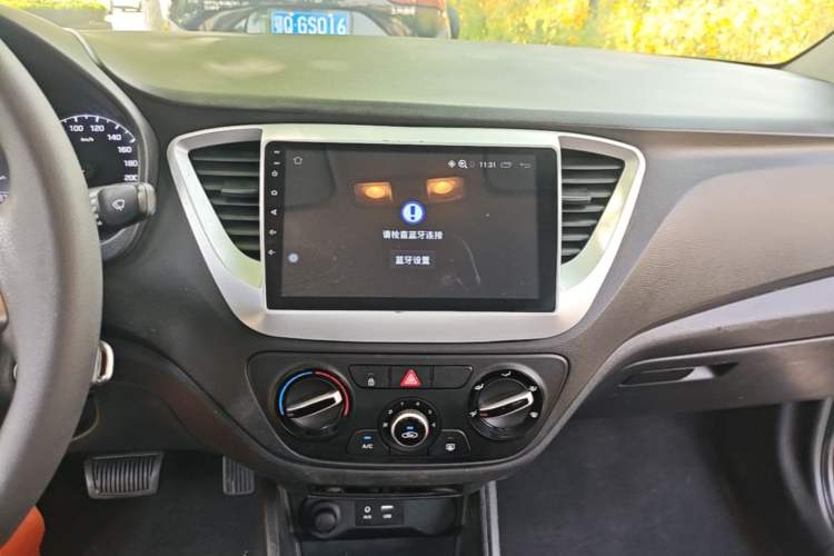Used Hyundai Verna (new generation) 2016 1.4L Automatic Cool Edition GLS Audio And AC Panel