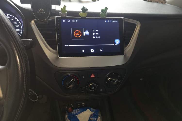 Used Hyundai Verna (new generation) 2016 1.4L Manual Cool Edition GLS Audio And AC Panel