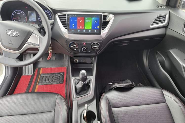 Used Hyundai Verna (new generation) 2016 1.4L Manual Cool Edition GLS Audio And AC Panel