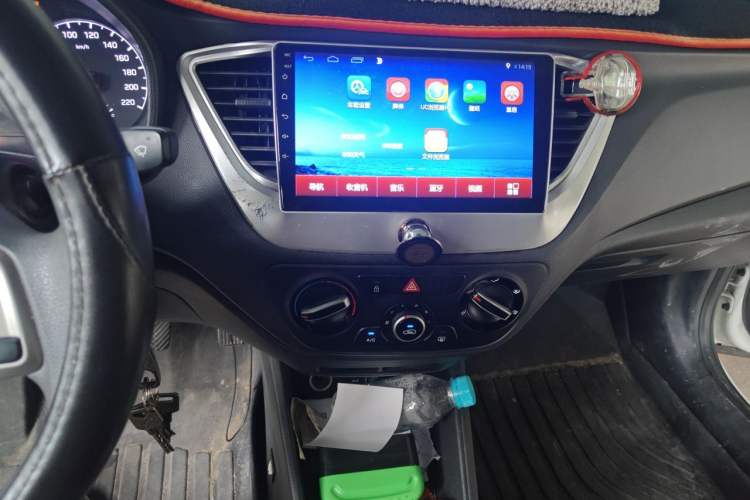 Used Hyundai Verna (new generation) 2016 1.4L Manual Cool Edition GLS Audio And AC Panel