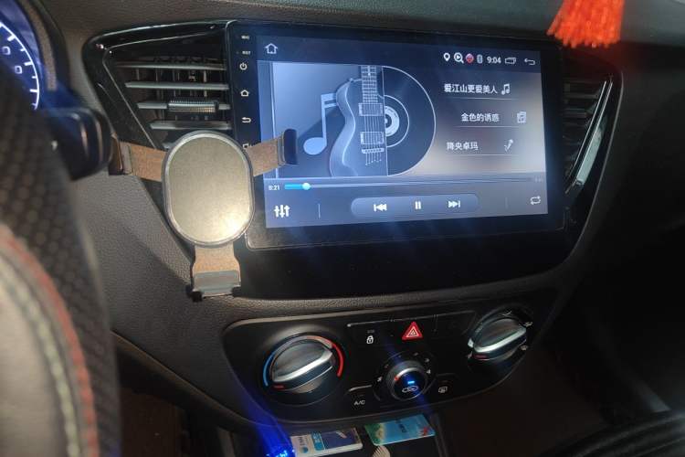 Used Hyundai Verna (new generation) 2016 1.4L Automatic Cool Edition GLS Audio And AC Panel