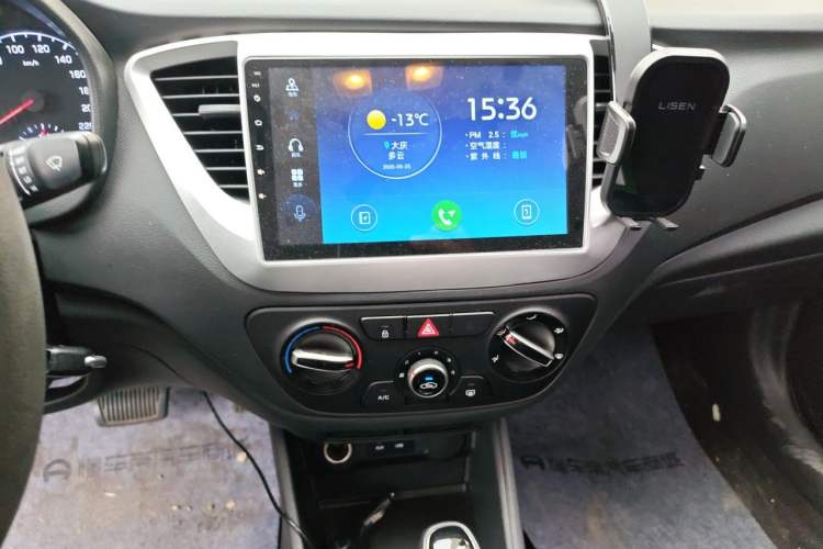 Used Hyundai Verna (new generation) 2016 1.4L Automatic Cool Edition GLS Audio And AC Panel