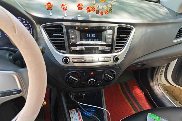 Used Hyundai Verna (new generation) 2016 1.4L Manual Cool Edition GLS Audio And AC Panel