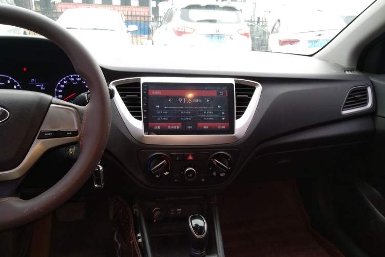 Used Hyundai Verna (new generation) 2016 1.4L Automatic Cool Edition GLS Audio And AC Panel