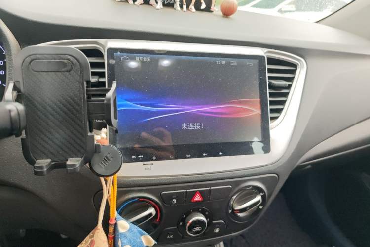 Used Hyundai Verna (new generation) 2016 1.4L Automatic Cool Edition GLS Audio And AC Panel