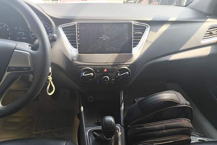 Used Hyundai Verna (new generation) 2016 1.4L Manual Cool Edition GLS Audio And AC Panel