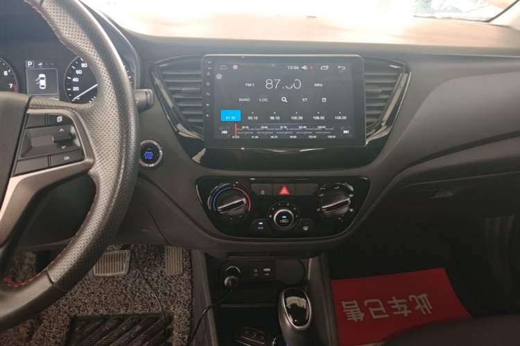 Used Hyundai Verna (new generation) 2016 1.4L Automatic Sport Edition Audio And AC Panel