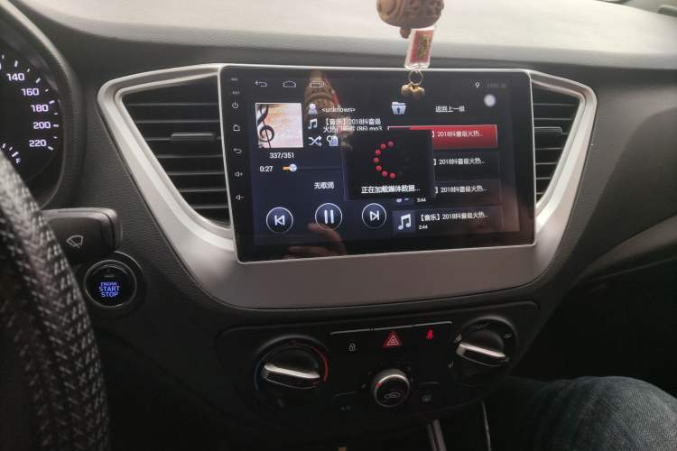 Used Hyundai Verna (new generation) 2016 1.4L Automatic Elite Edition TOP Audio And AC Panel