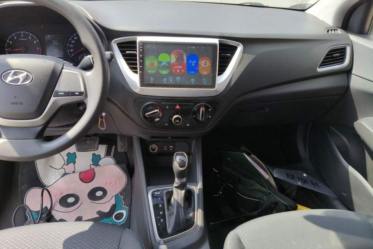 Used Hyundai Verna (new generation) 2016 1.4L Automatic Cool Edition GLS Audio And AC Panel
