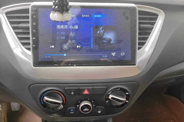Used Hyundai Verna (new generation) 2016 1.4L Manual Cool Edition GLS Audio And AC Panel