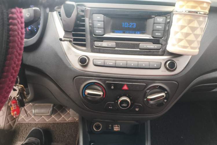 Used Hyundai Verna (new generation) 2016 1.4L Automatic Cool Edition GLS Audio And AC Panel
