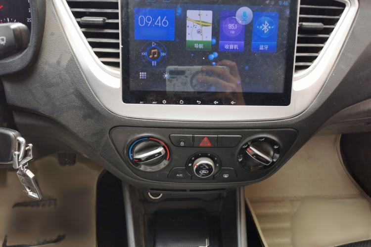 Used Hyundai Verna (new generation) 2016 1.4L Manual Cool Edition GLS Audio And AC Panel