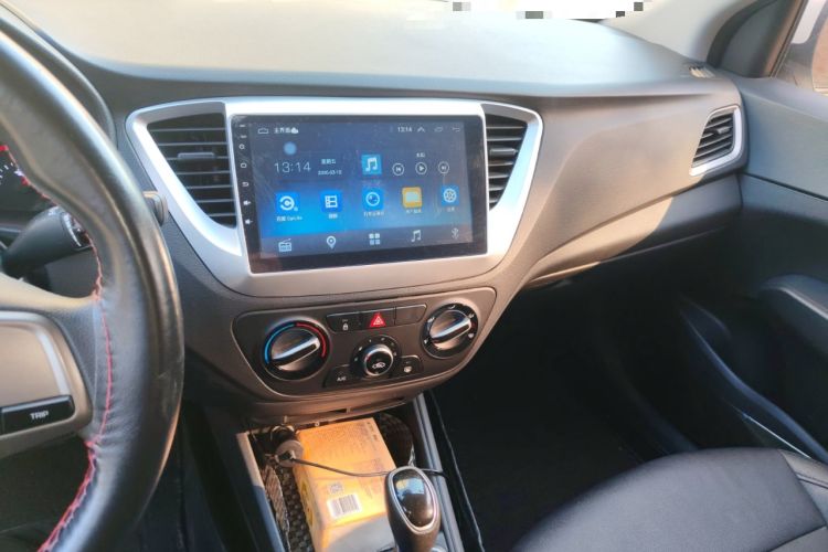 Used Hyundai Verna (new generation) 2016 1.4L Automatic Cool Edition GLS Audio And AC Panel